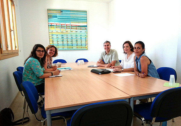 Reunió a tres bandes entre Ajuntament, Govern i Consell per lluitar contra el maltracte infantil