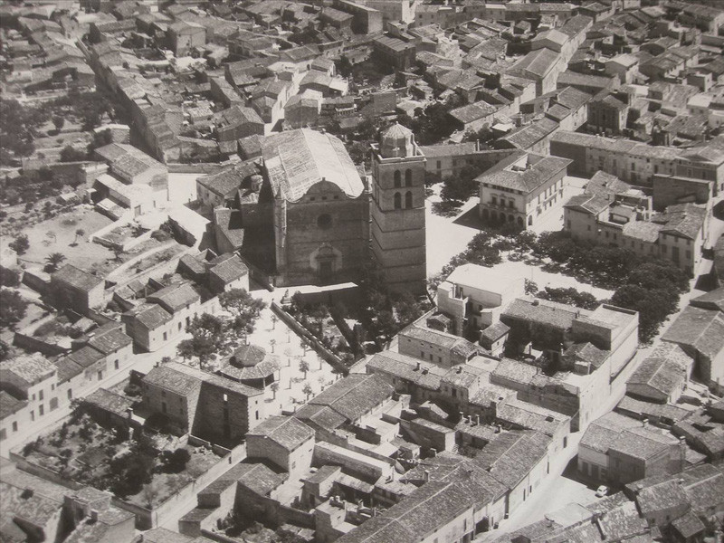 CASA CONSISTORIAL I PLAÇA COMTE D'EMPÚRIES