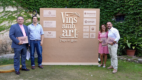Muro acoge VINS AMB ART, la fusión de vinos, música y arte mallorquín