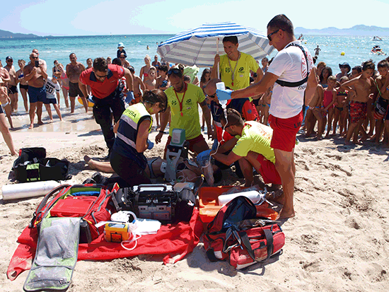 La playa de Muro presenta sus resultados en salvamento