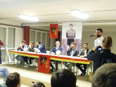 Visita dels jugadors del RC Mallorca a Muro	