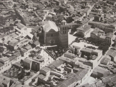CASA CONSISTORIAL I PLAÇA COMTE D'EMPÚRIES