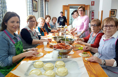 Jornada de panades i robiols a la residència Reina Sofia	