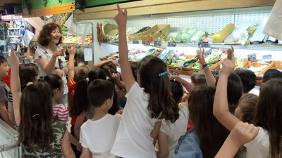 Els alumnes del Col·legi Sant Francesc d’Assís visiten els comerços de Muro