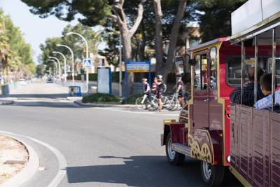 Presenten a Platja de Muro el primer tren turístic amb gas natural d'Europa