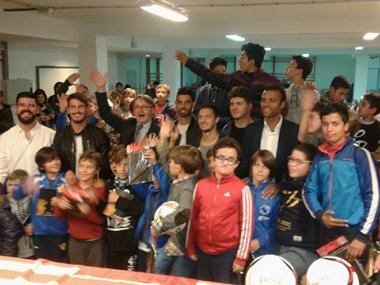 Visita dels jugadors del RC Mallorca a Muro	