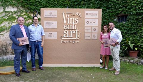Muro acoge VINS AMB ART, la fusión de vinos, música y arte mallorquín